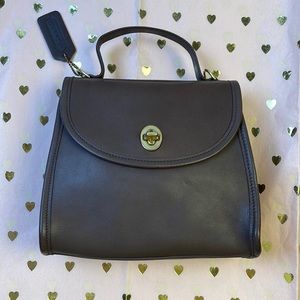 Vintage coach mahogany Regina 9983